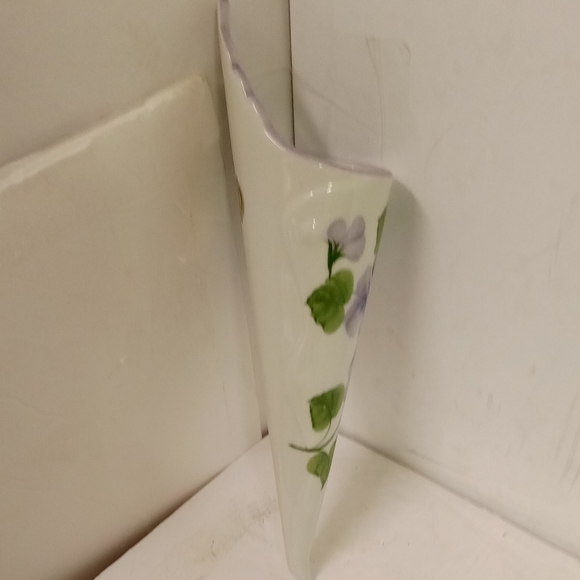 Andrea by Sadek Vintage Cone Bud Vase Sconce Floral  Pansies Porcelain Ceramic - Picture 5 of 5